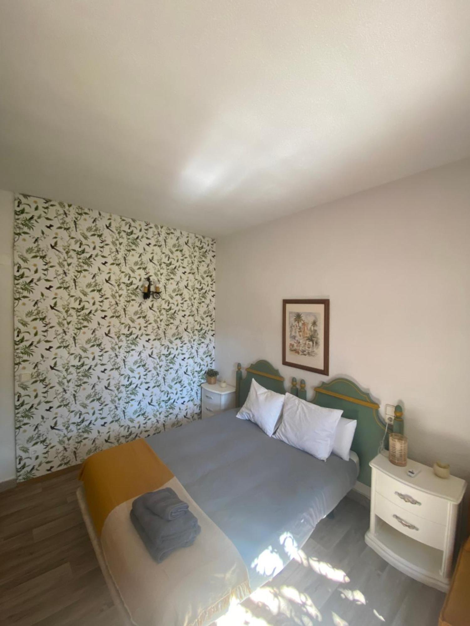 Pink Lemon House Bed & Breakfast Elche Exterior photo