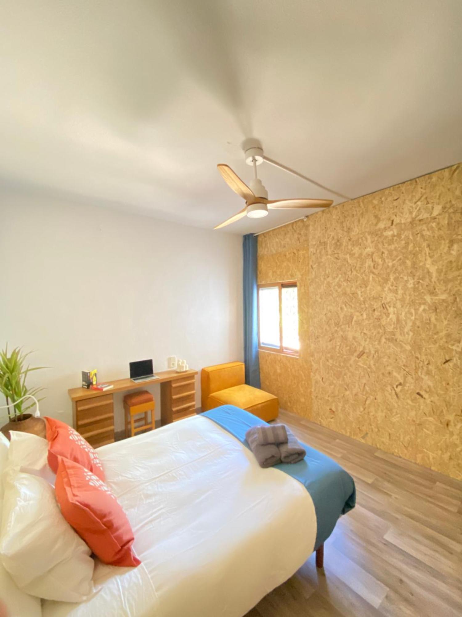 Pink Lemon House Bed & Breakfast Elche Exterior photo