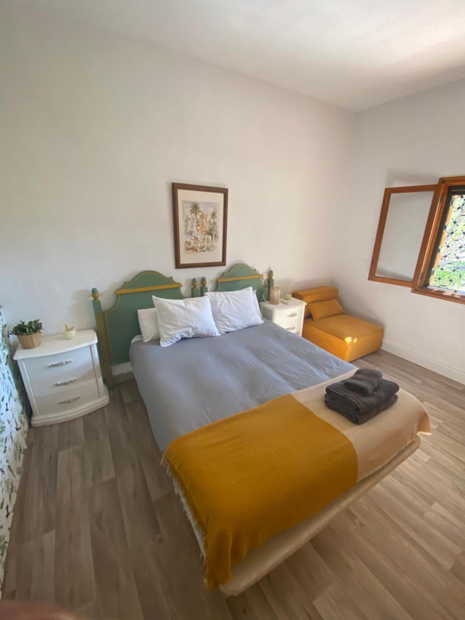 Pink Lemon House Bed & Breakfast Elche Exterior photo