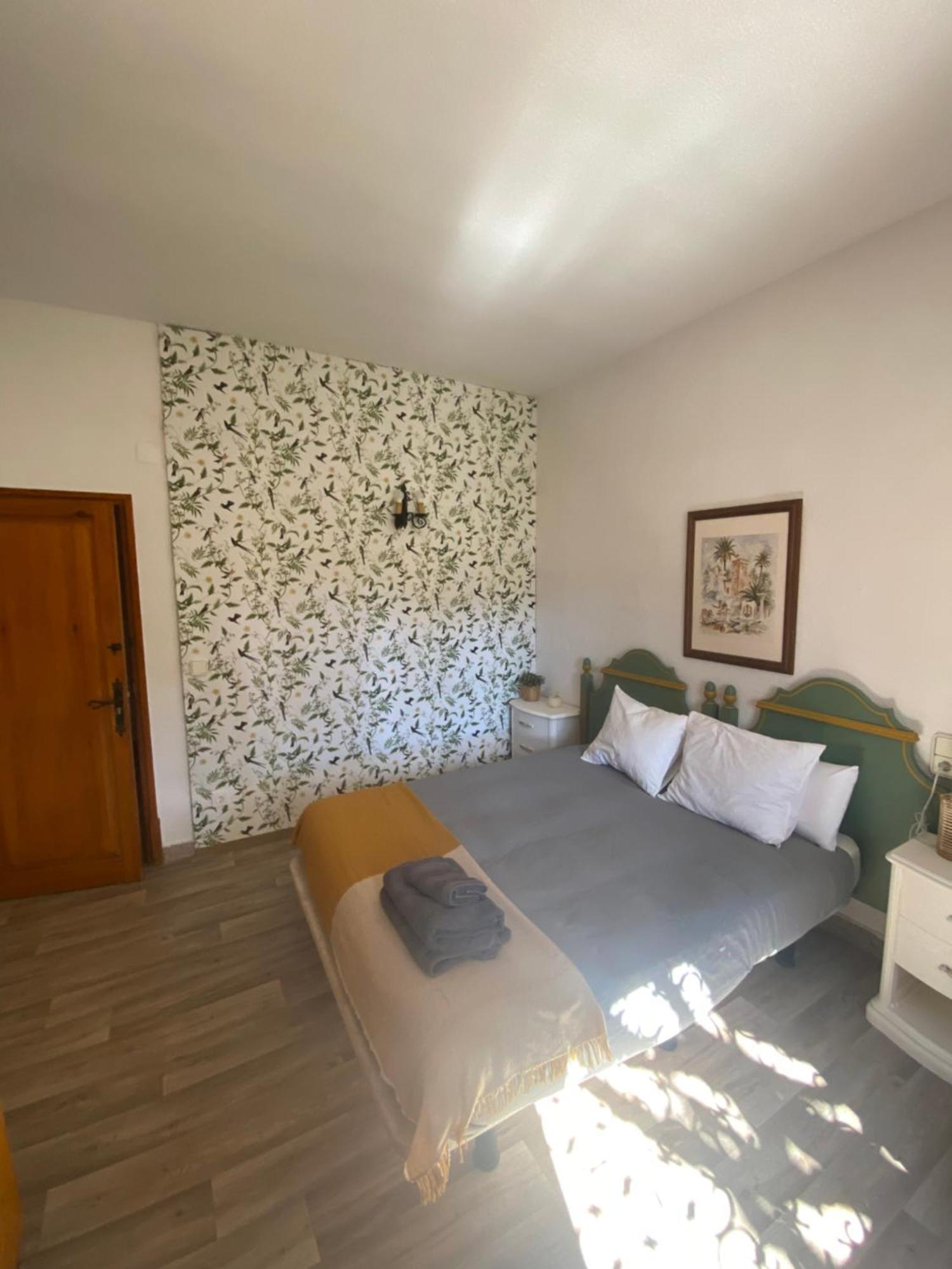 Pink Lemon House Bed & Breakfast Elche Exterior photo